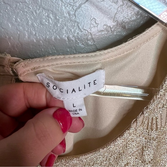 Socialite Gold Dress - Picture 5 of 5